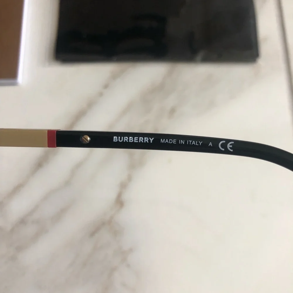 🔥NEW BURBERRY SUNGLASSES 🔥 - Picture 11 of 12